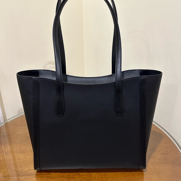 This is a brand new Michael Kors Leida Large Tote Bag. - Picture 3 of 4